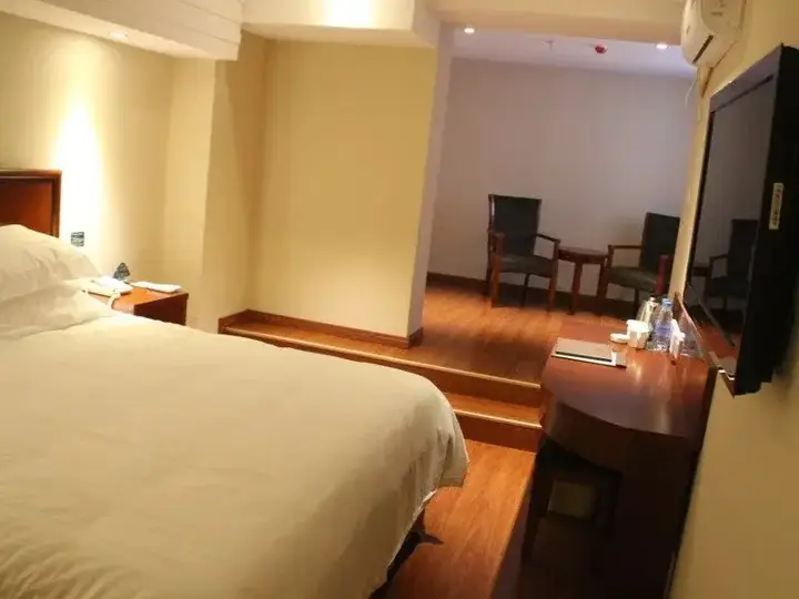 Цзинань: GreenTree Inn ShanDong JiNan East WenHua Road Taishan Technology Mansion Express Hotel