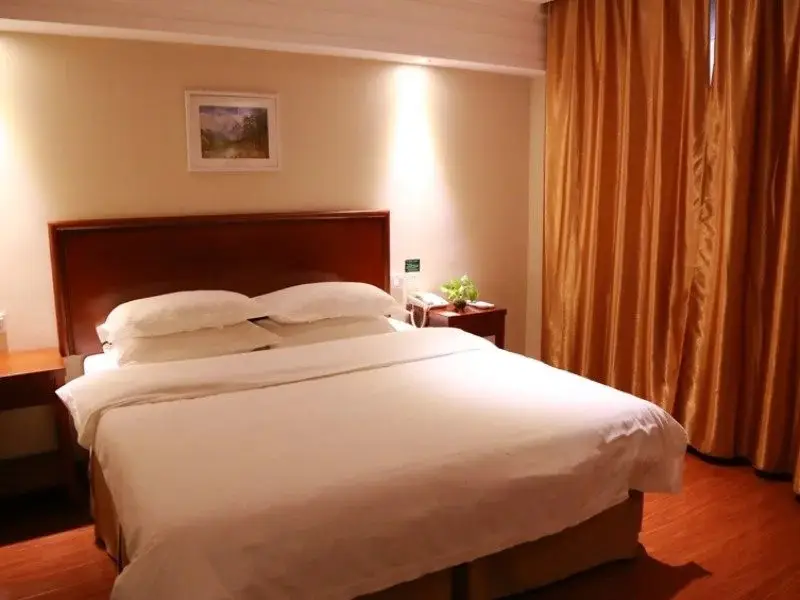 Цзинань: GreenTree Inn ShanDong JiNan East WenHua Road Taishan Technology Mansion Express Hotel
