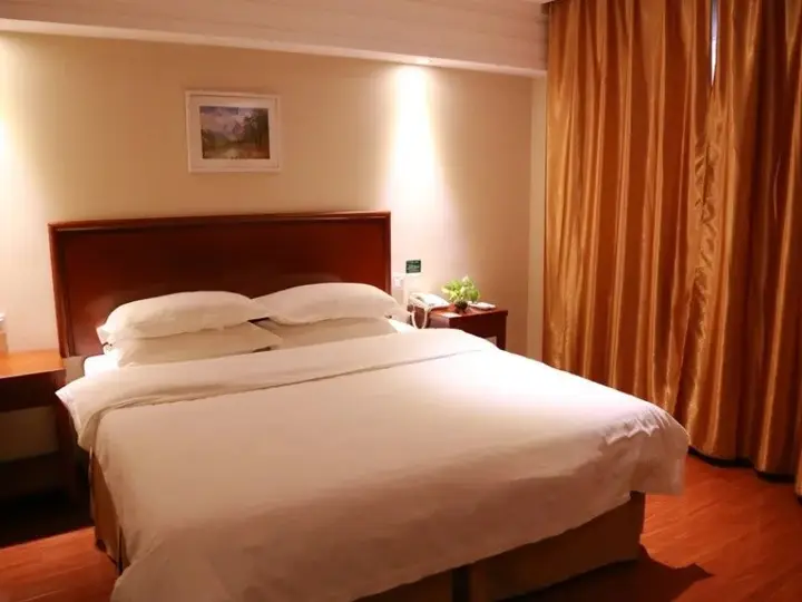 Цзинань: GreenTree Inn ShanDong JiNan East WenHua Road Taishan Technology Mansion Express Hotel