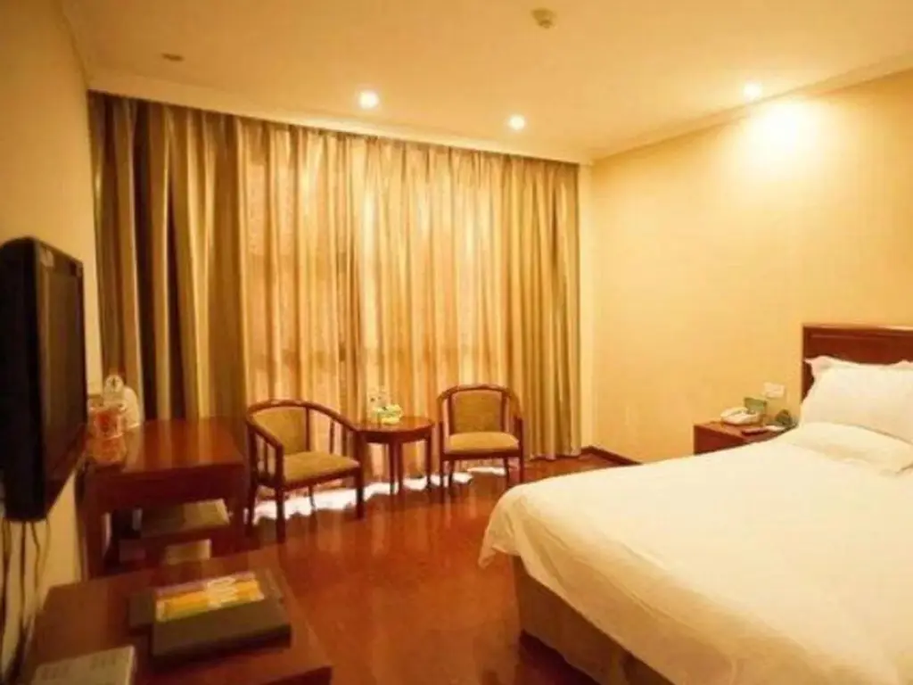 Хецзе: GreenTree Inn Heze Mudan Road Bus Terminal Station Express Hotel