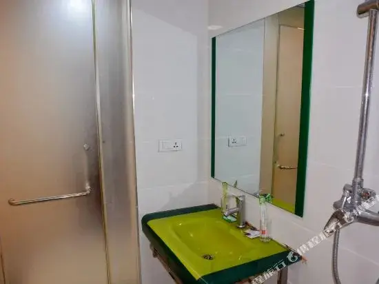 Шиянь: Ruifeng Business Hotel Mount Wudang