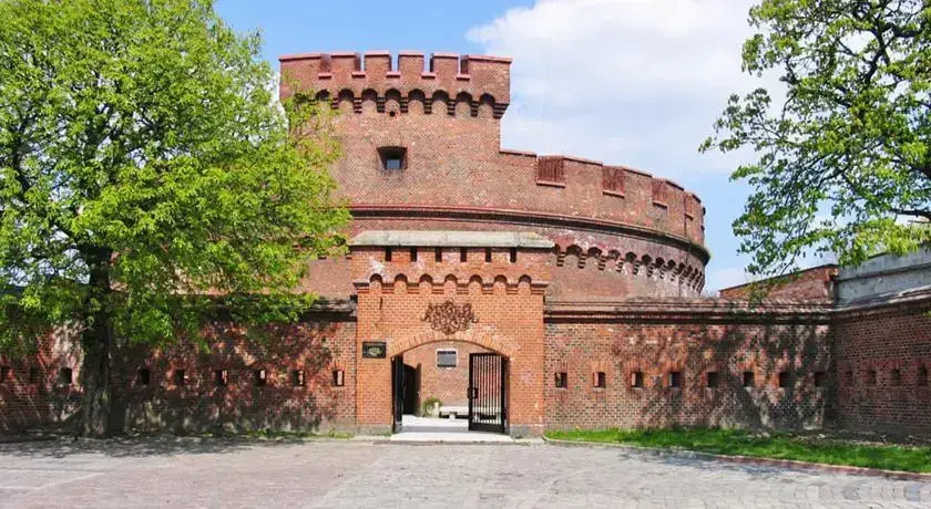 Калининград: Артиллерийская 63