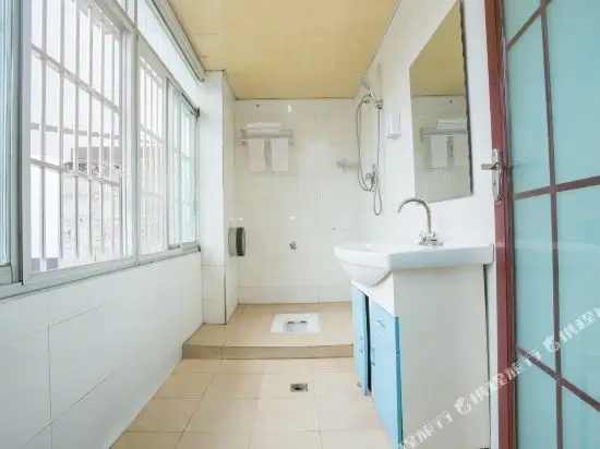 Шиянь: Zhanqian Hotel
