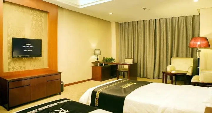 Нанкин: Round Hotel