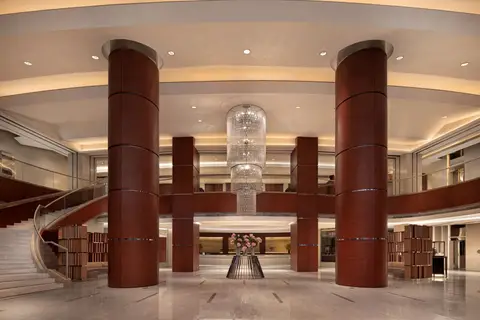 New World Wuhan Hotel — фото 1