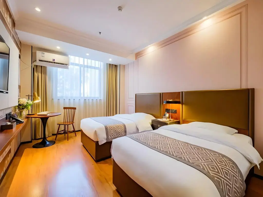 Нанкин: GME NanJing CaoChanGMEn Nanyihou Stress Hotel