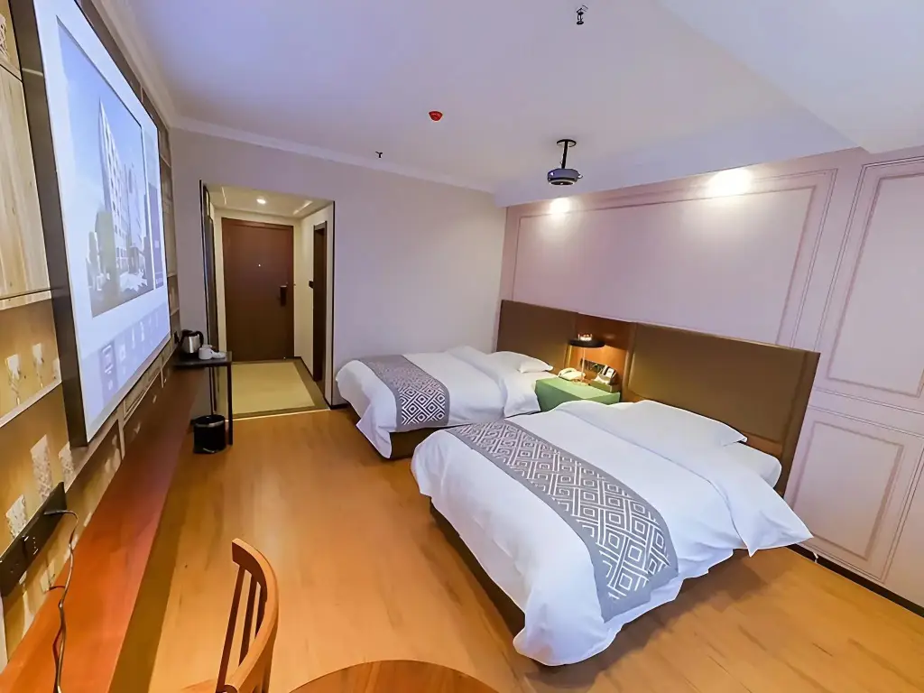 Нанкин: GME NanJing CaoChanGMEn Nanyihou Stress Hotel