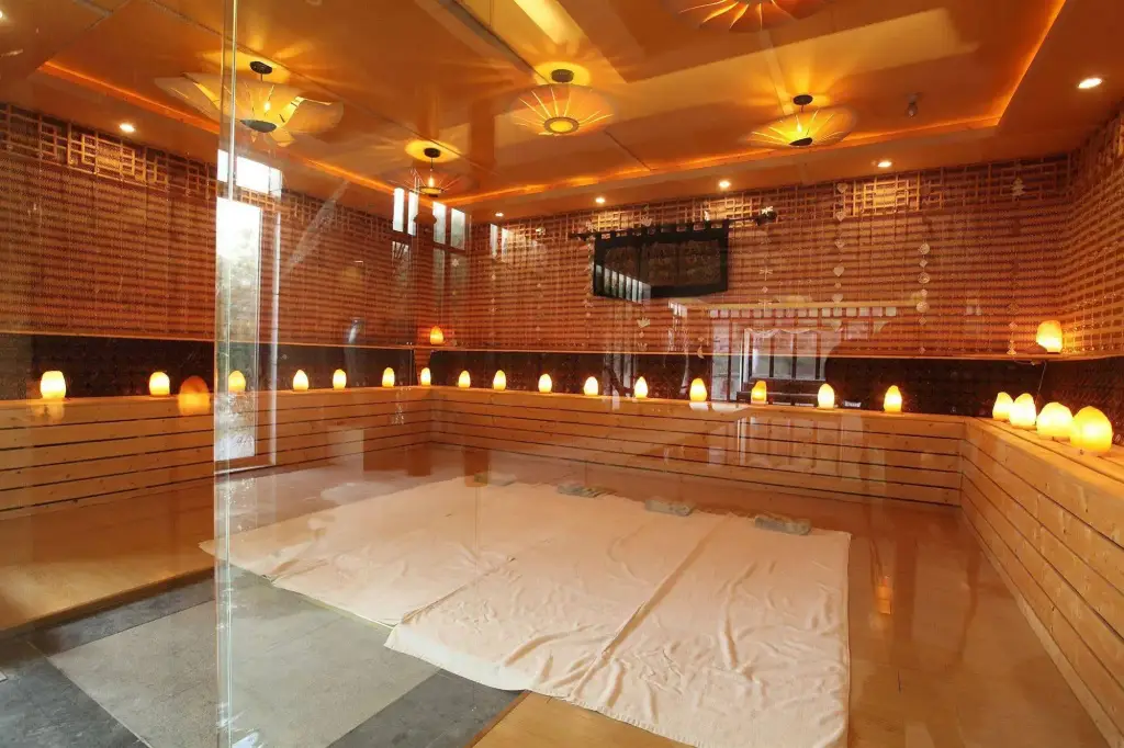 Nanjing Bali Yuanshu Vogue Hotspring Hotel — фото 1