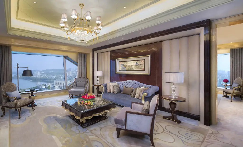 Ухань: Wanda Reign Wuhan