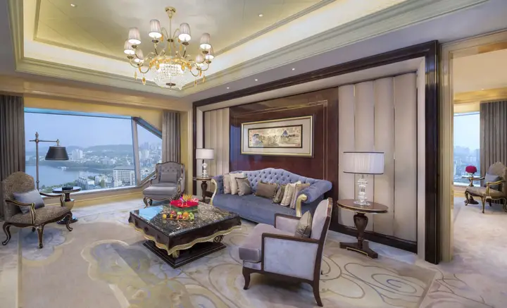 Ухань: Wanda Reign Wuhan