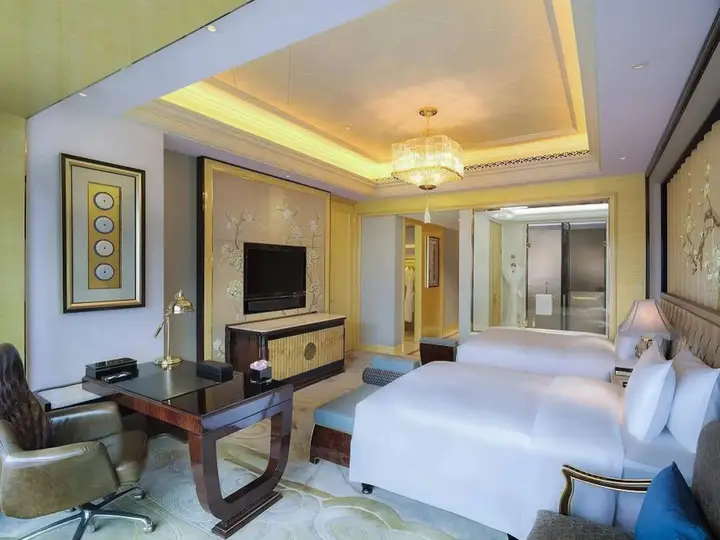 Ухань: Wanda Reign Wuhan