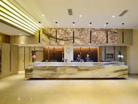Atour Xian Yanta Hotel — фото 1