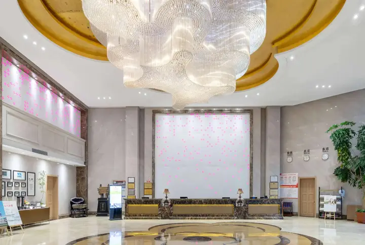 Линьи: Ramada Linyi North