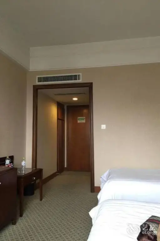Dongshan Hotel — фото 1