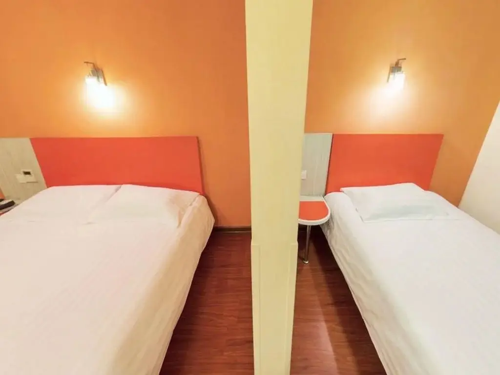 Шанхай: Motel 168 Tian Shan Road Inn