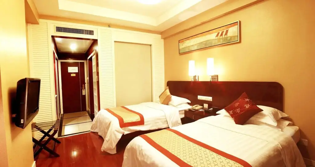 Цзинань: Shandong International Hotel (Jinan Quancheng Square Daming Lake Branch)