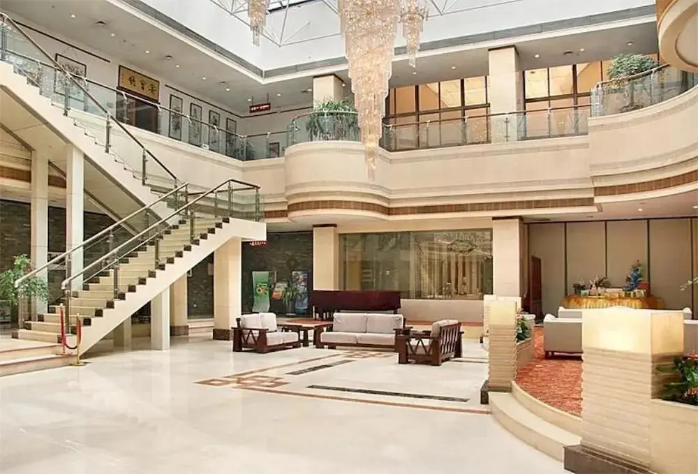 East Hotel Shandong — фото 1