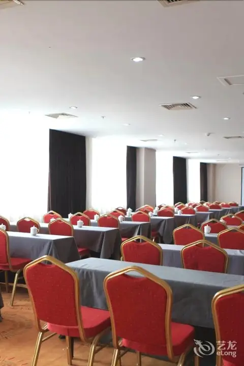 Wuhan Jiutong Haiyuan Hotel — фото 1