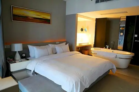 Wuhan Palm Spring International Hotel — фото 1