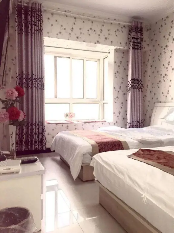 Сиань: Sunshine Theme Apartment
