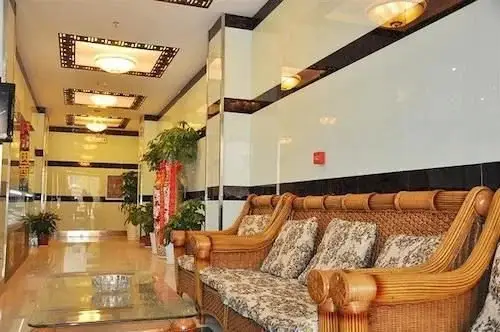 Wuhan Happy Sunshine Hotel — фото 1