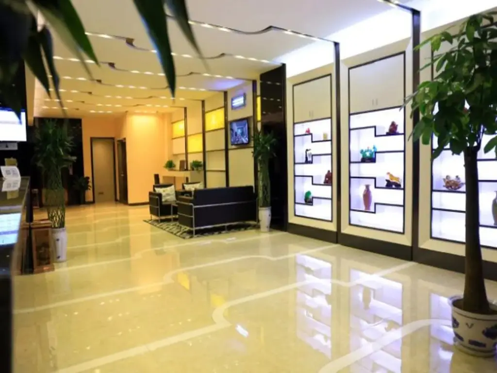Нанкин: Lavande Hotel Nanjing Shuiximen Street Mochou Lake Park