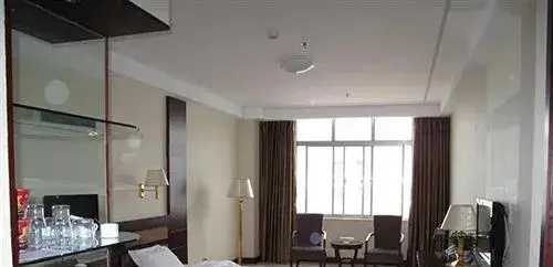 Хецзе: Heze Peace Hotel