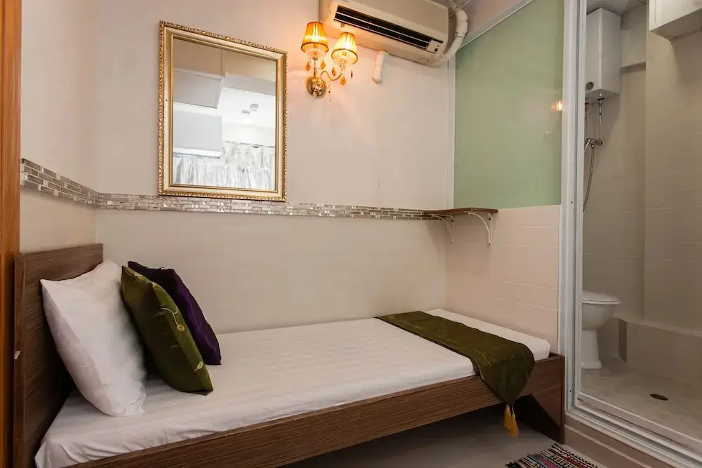 Гонконг: J2 Guest House