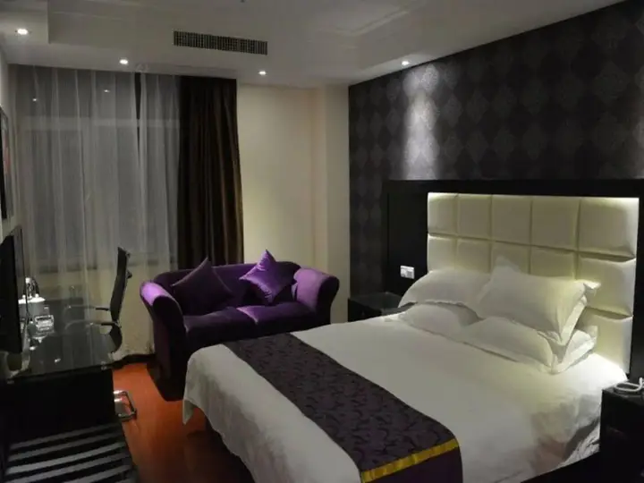 Хецзе: Heze Taisen Lidu Hotel