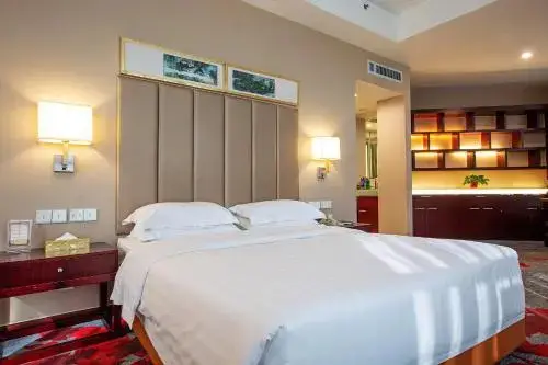 Цзинань: Jinan Zhangqiu Inzone Garland Hotel