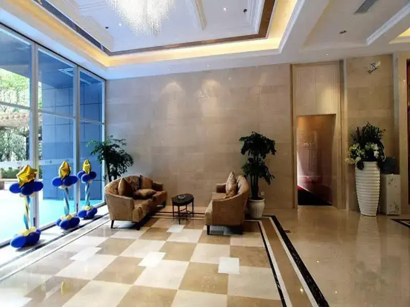 Чунцин: Chongqing Royal Serviced Apartment