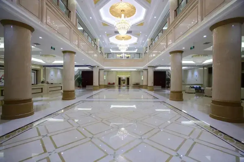 Линьи: Linyi River Hotel