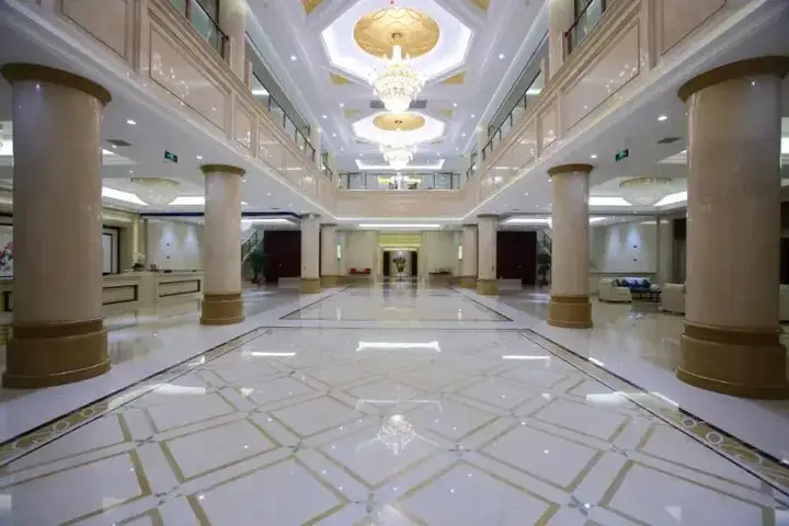 Линьи: Linyi River Hotel