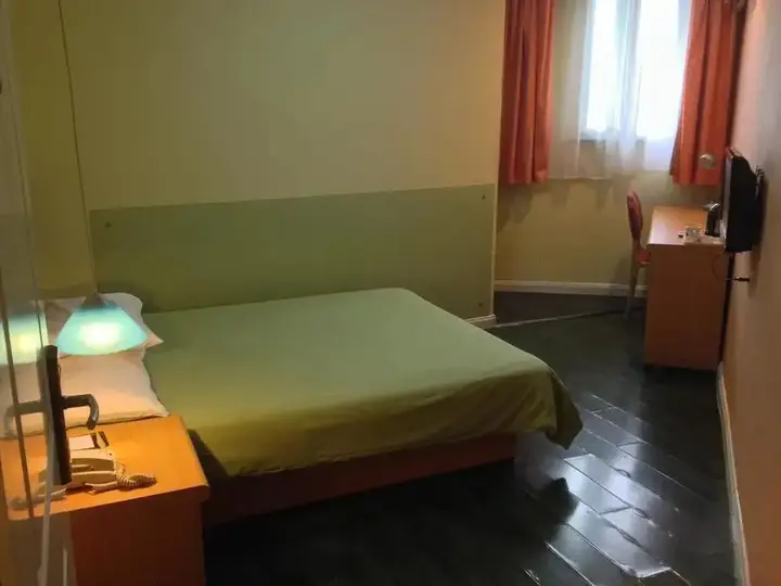 Ухань: Home Inn Wuhan Jianshe Avenue Qingnian Road