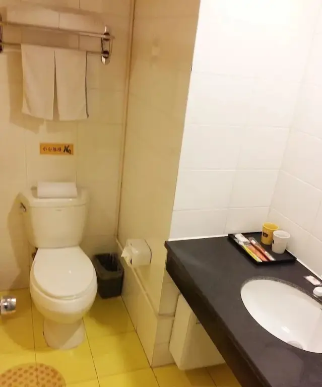 Цзинань: Home Inns