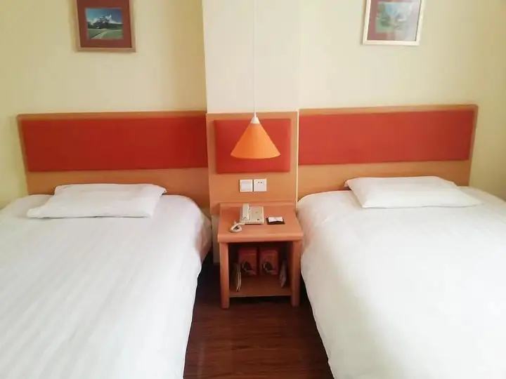 Цзинань: Home Inns