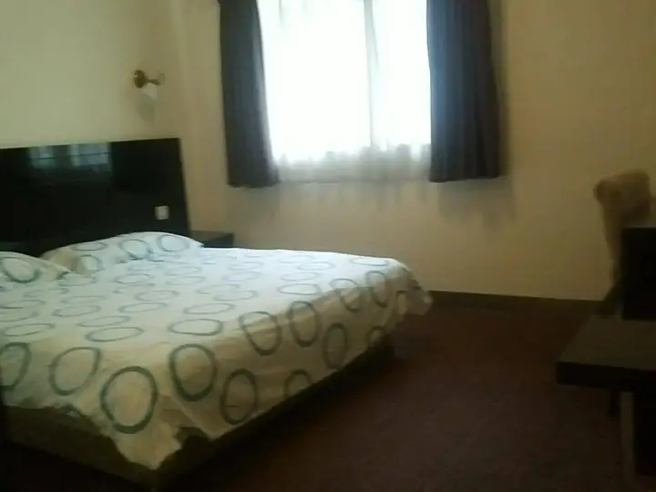 Шанхай: Motel 168 Shanghai Yindu Road Branch