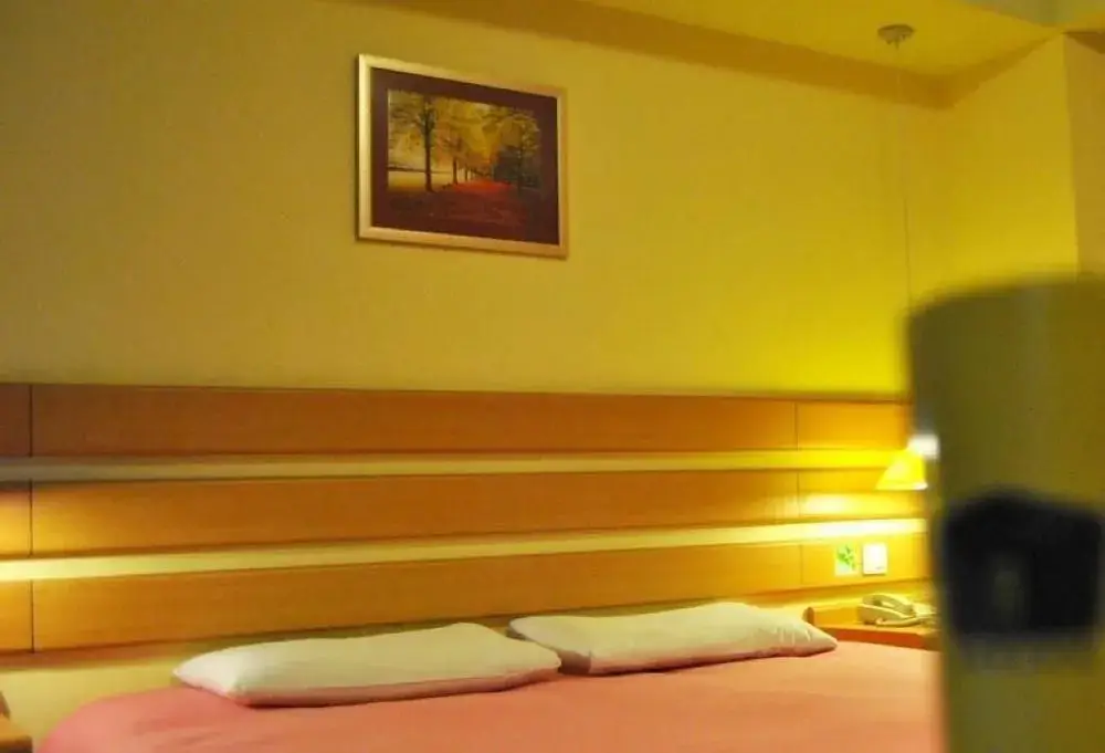 Линьи: Home Inn