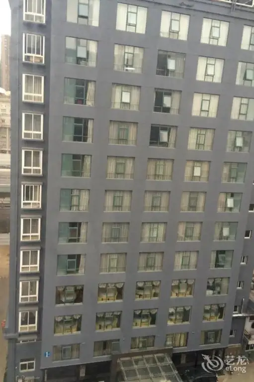 Wuhan Sunshine 128 Hotel — фото 1