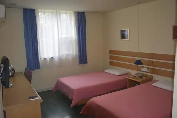 Линьи: Home Inn Linyi People's Square