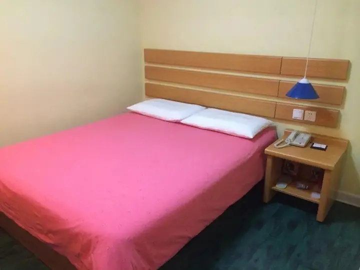 Шиянь: Home Inn Shiyan Bailang Auto Parts City