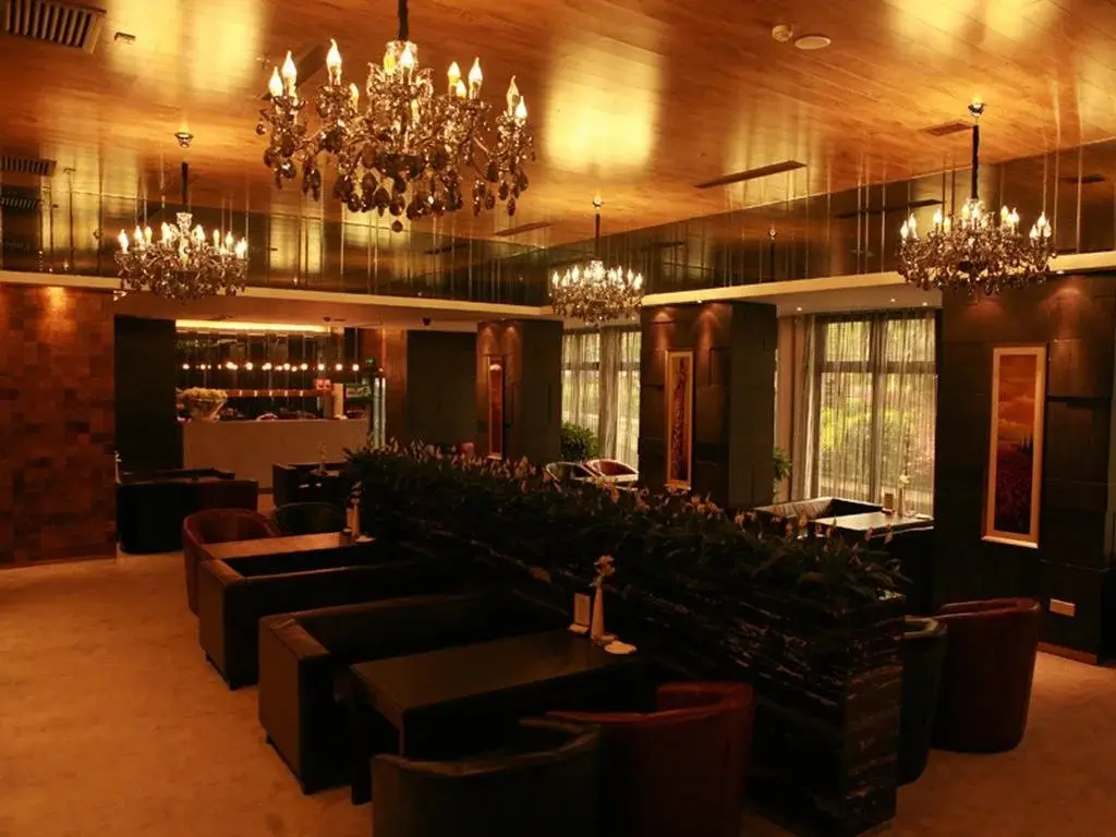 Zixin Four Seasons Hotel — фото 1