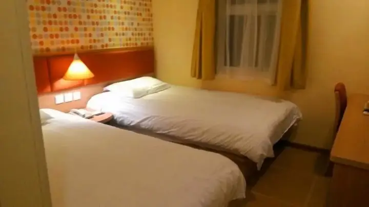 Цзинань: Home Inns