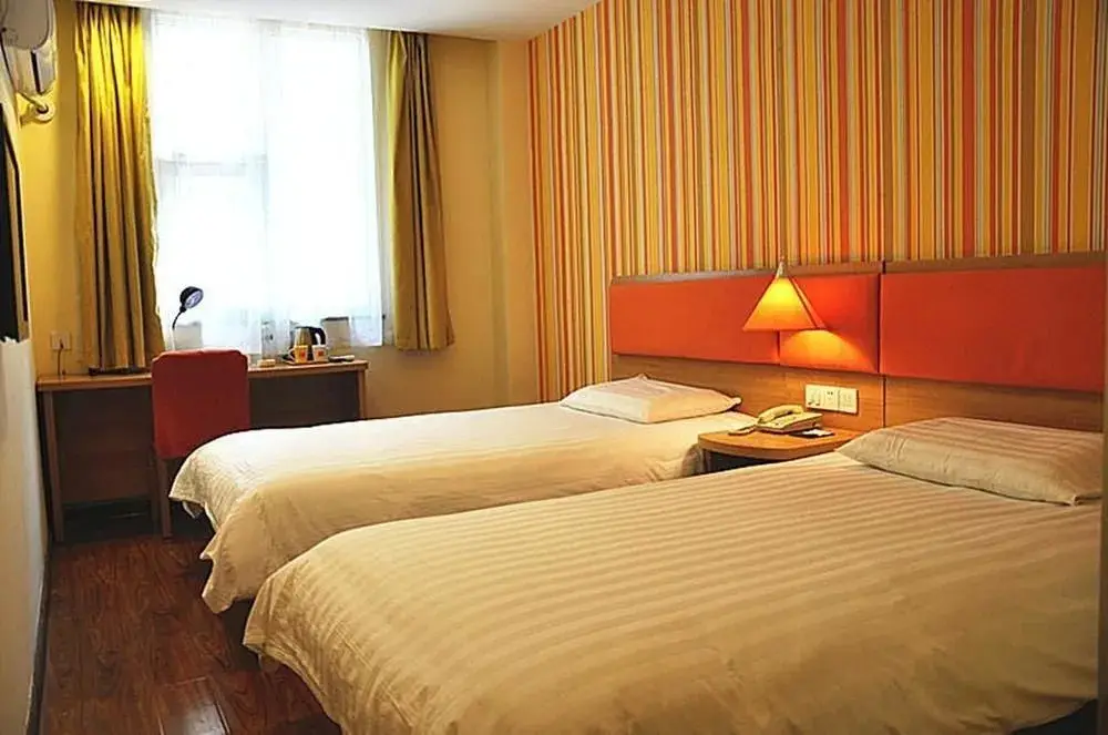 Цзинань: Home Inns
