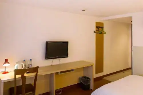 Ухань: Motel168 Wu Chang Railway Station Inn