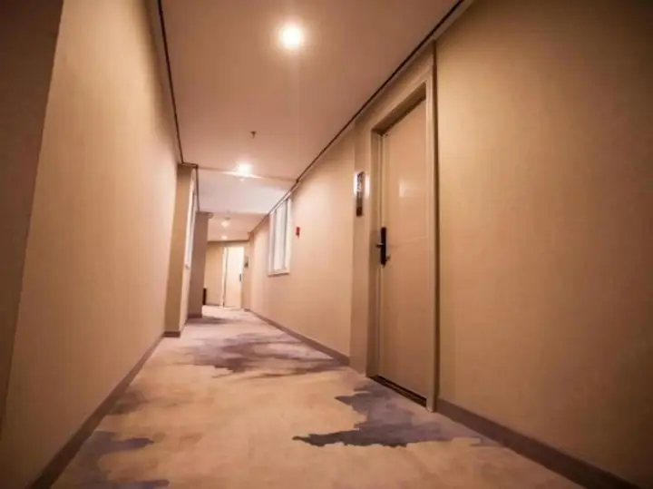 Шиянь: Crown International Business Hotel