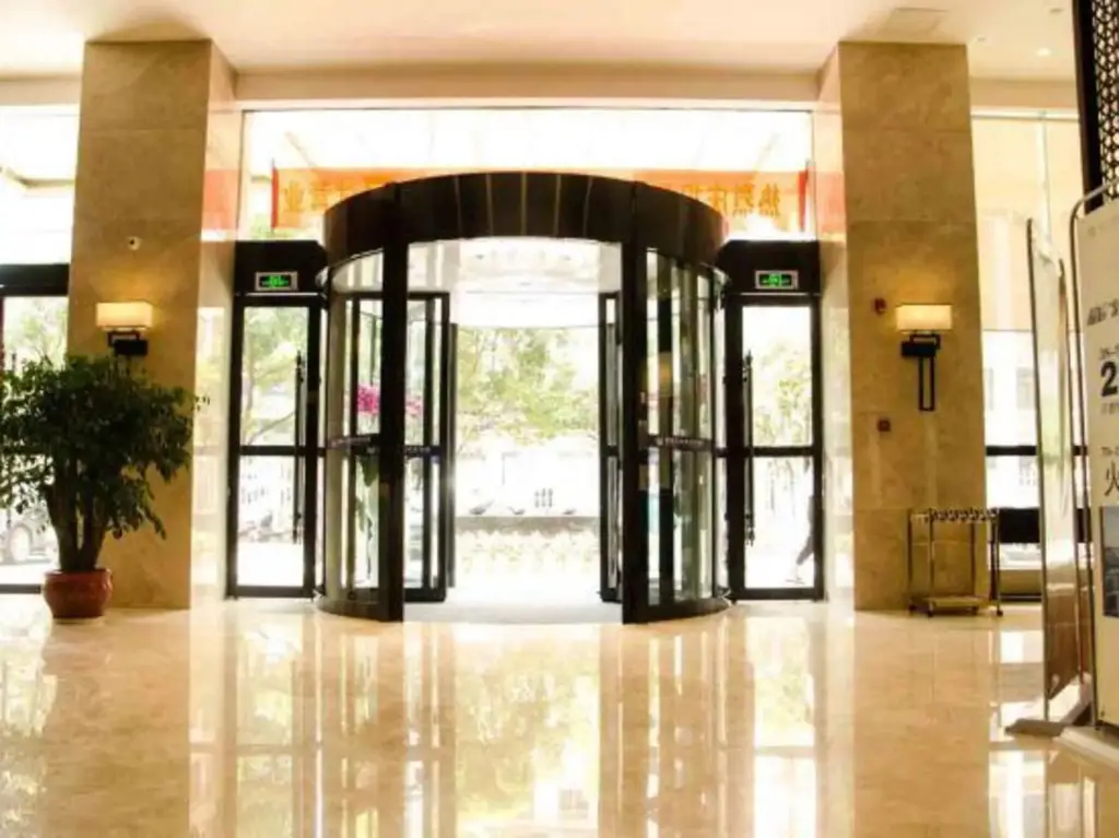 Jundu Yuncheng Hotel — фото 1