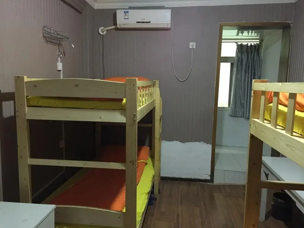 Сиань: The Silk Road in Changan Youth Space