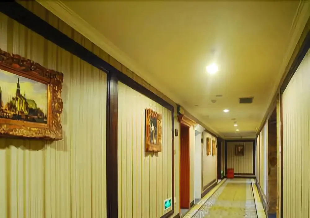 Чунцин: Chongqing Shengteng Yiran Hotel