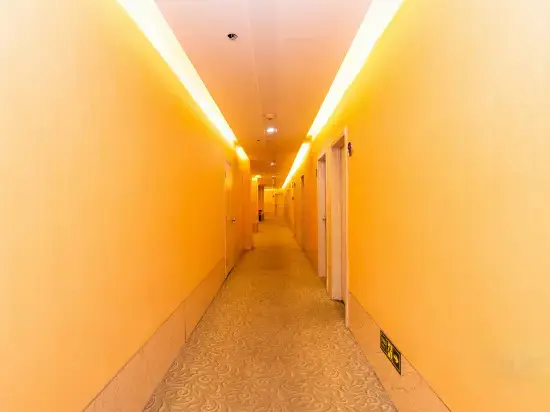 Шиянь: Tianshun Kaixuan Business Hotel